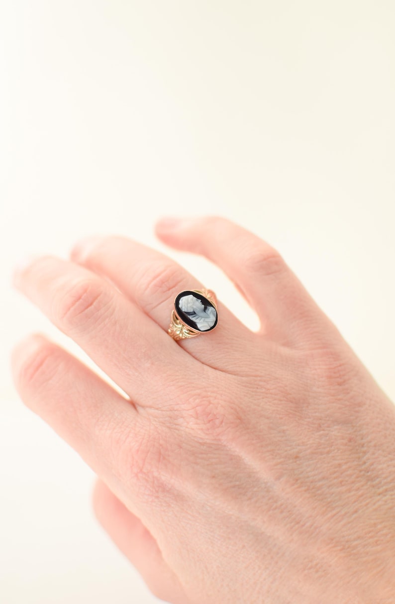 Vintage 10 Karat Gold Cameo Ring | US 7.75-8 afbeelding 2