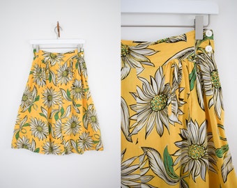 Vintage 1930s Daisy Print Skirt | XS | 30s/1940s Soft Rayon Novelty Floral Print Yelllow Skirt