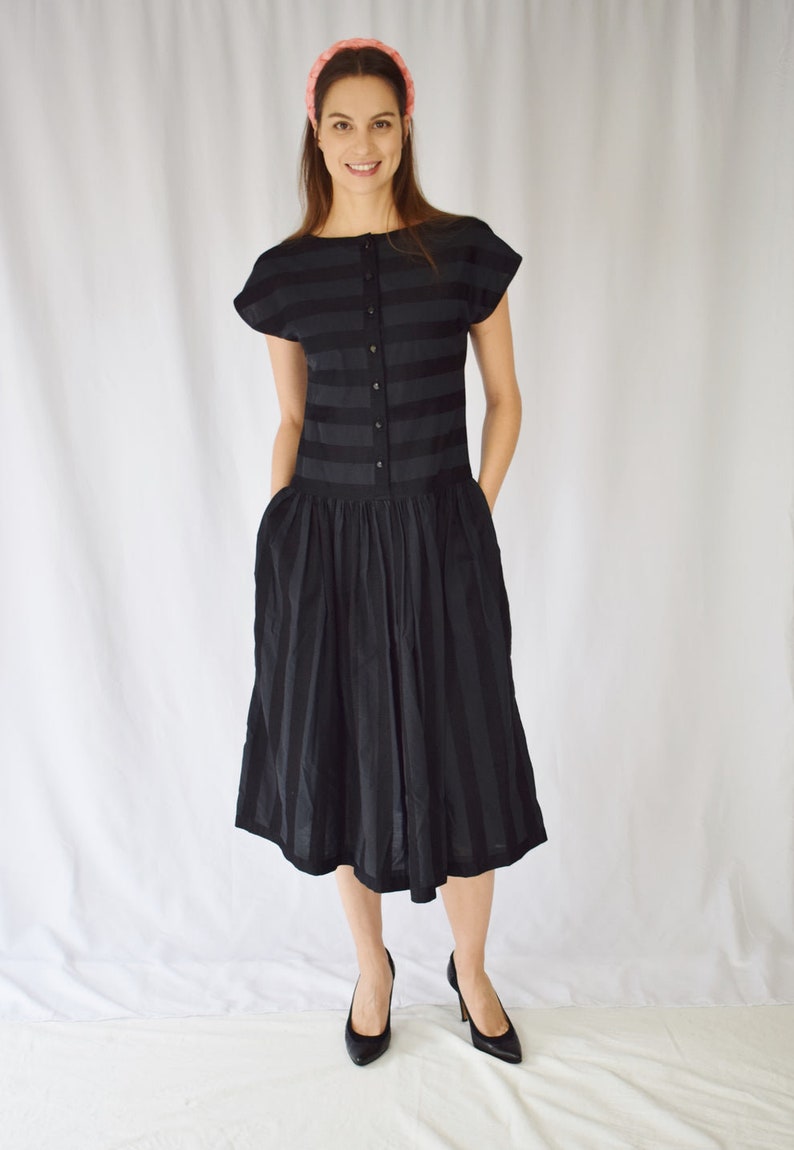 Vintage 1980s Geoffrey Beene Striped Weave Dress XS 80s Black Cotton Frock with Dropped Waist, Scooped Back, Pockets Designer image 3