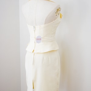 Vintage 1990er Jahre Kris Kole Neckholder Mini Dress Set XXS 1980s/90s Weiß/Creme Neckholder Top mit Schleife und Mini Rock Bild 5