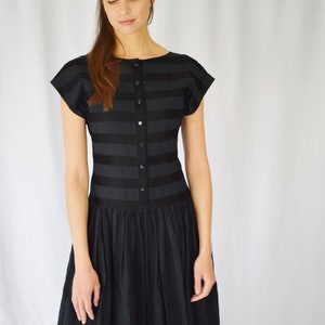 Vintage 1980s Geoffrey Beene Striped Weave Dress XS 80s Black Cotton Frock with Dropped Waist, Scooped Back, Pockets Designer image 5