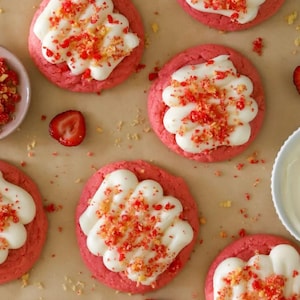 Strawberry Crunch Shortcake Cookies Recipe, Easy Strawberry Dessert, Printable Recipe, Cream Cheese Frosting, Strawberry Cookies