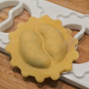 Doppio Ravioli Mold (Dual Fillings) | Italian Pasta Making Tool