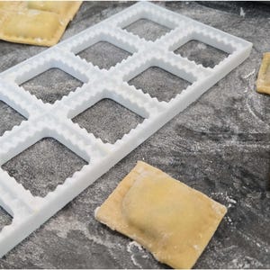 Nonna&#39;s Modular Ravioli Mold – Connect Multiple Molds | Optional Snap-Apart Freezer Tabs | Pasta Paisano Original