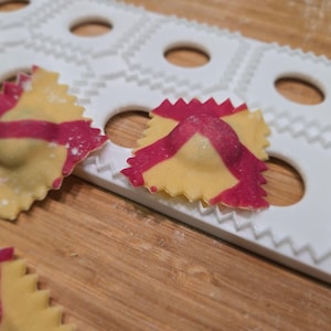 Tortelli Mold – Make Authentic Italian Tortelli Pasta at Home | Traditional Pasta Press | 8-Pocket Mold