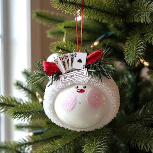 Adorno navideño del club de bridge: palo de naipes pintado a mano. Regalo personalizado para jugadores de bridge.