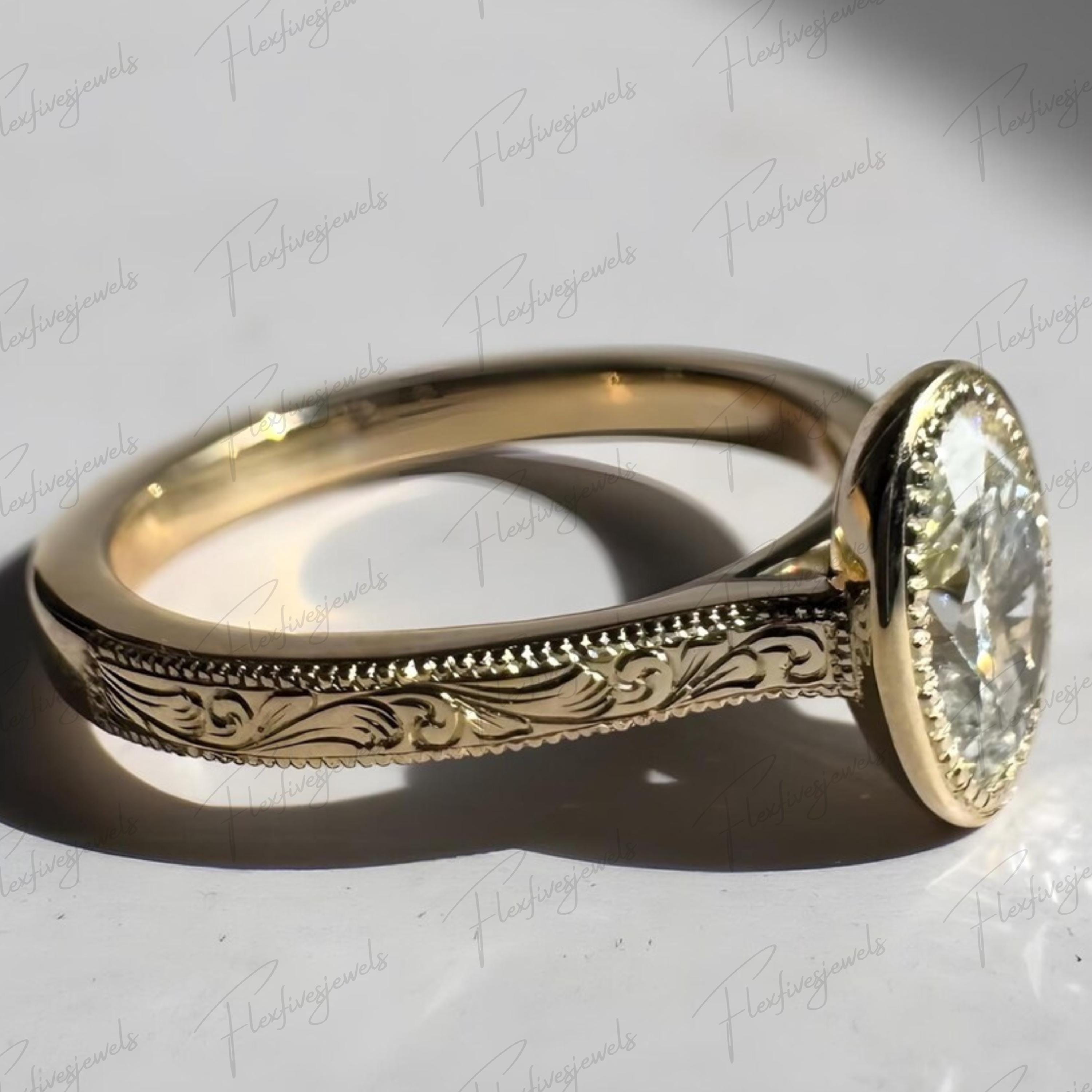 ラグジュアリー専用 3 CT Oval Lab Diamond Bezel Ring, Yellow Gold Milgrain Engraved