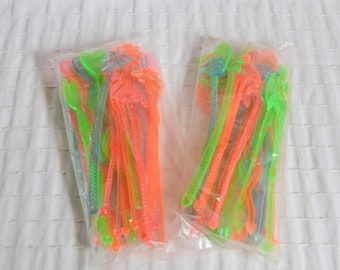 Vintage Plastic Drink Stirrers Swizzle Sticks & Cocktail Sticks, UNUSED Neon