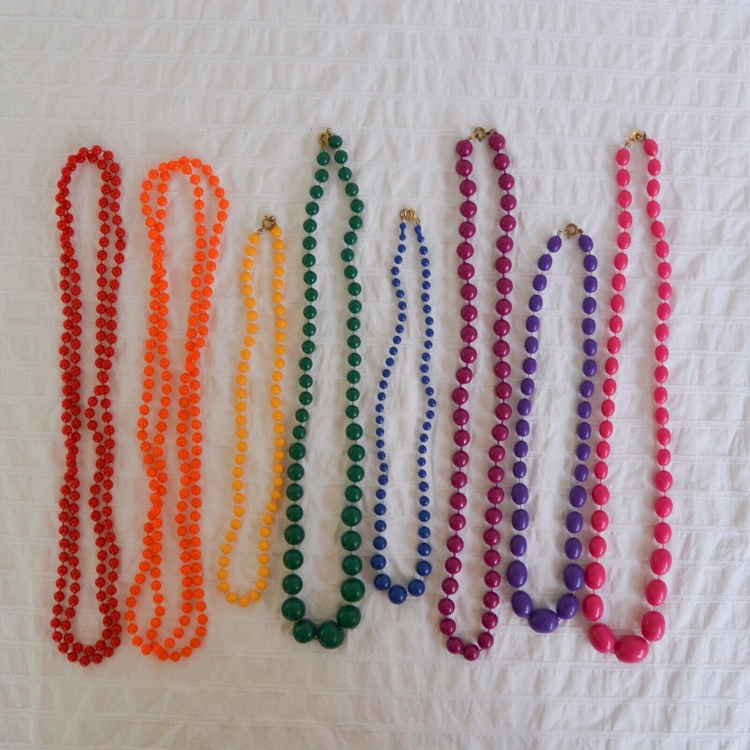 Plastic bead necklaces cheap best sale