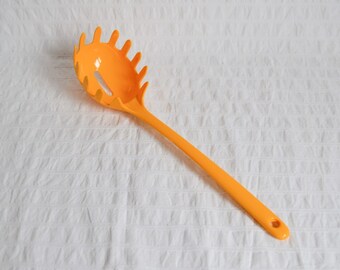 Vintage Superware Melamine Yellow Pasta Server, Spaghetti Spoon, Kitchen Utensil