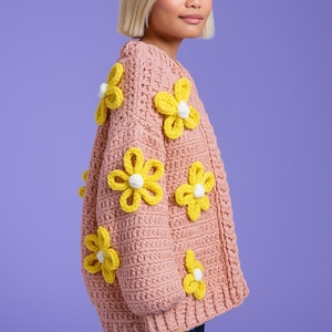 Padrão de Cardigan de Crochê com Flores Grossas: Tutorial em PDF