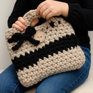 Simple Bag Crochet Pattern, Easy Crochet PDF Pattern For Handmade Everyday Bag, DIY Purse Pattern for Beginners, Instant Download