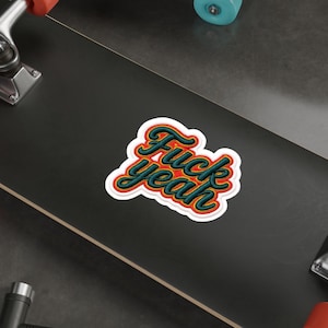 Fake Sticker - Retro Mutiger Vinyl Aufkleber - Motivations Schimpfwort Aufkleber - Lustiger Laptop, Wasserflasche oder Journal Dekor - WitWorks Studios