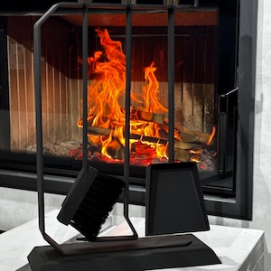 Los juegos de herramientas para chimenea facilitan el mantenimiento de su chimenea y proporcionan un accesorio moderno.