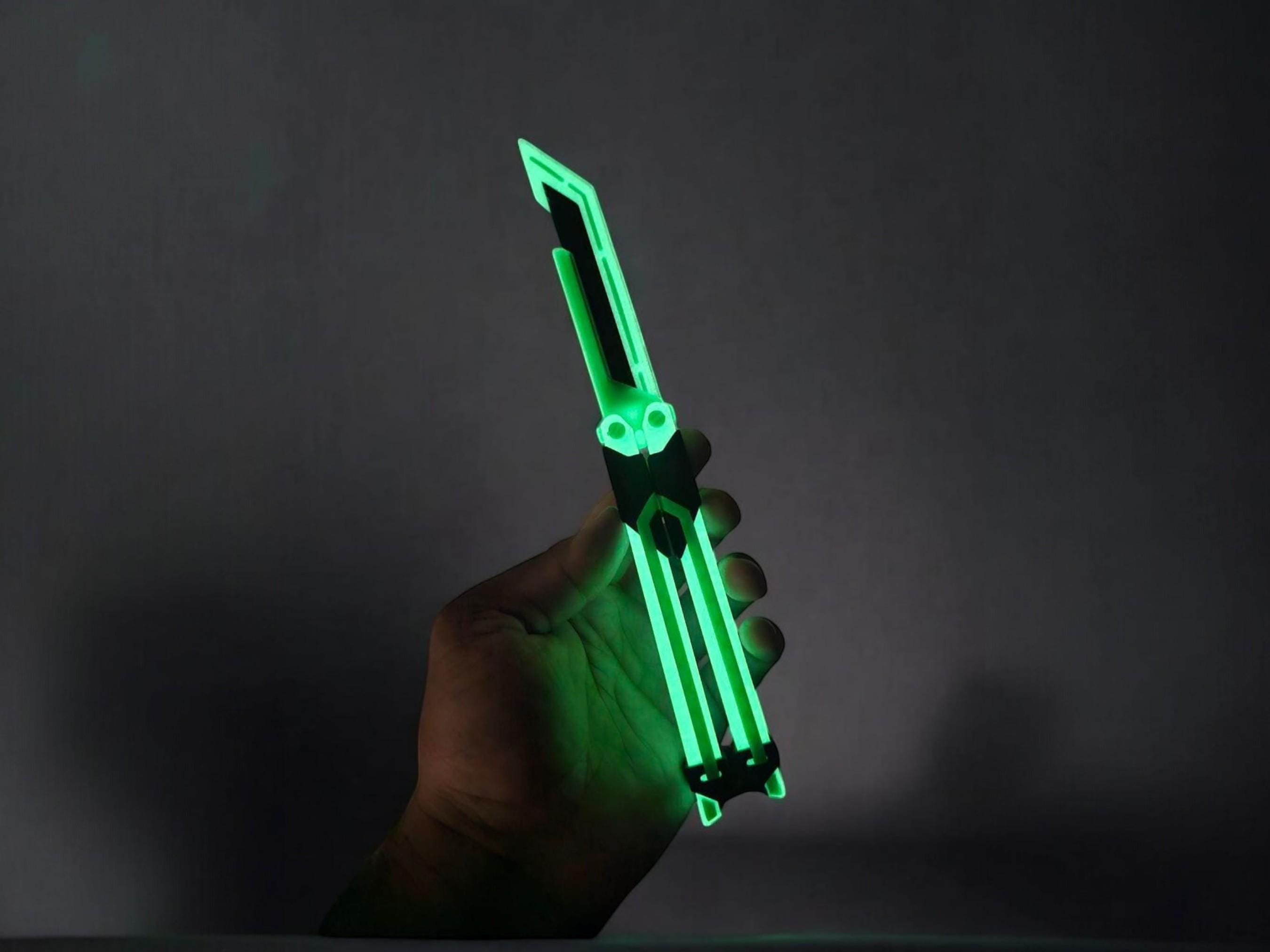 Valorant RGX Cosplay Knife – 3D Printed, Hand Painted, Glow in the Dark