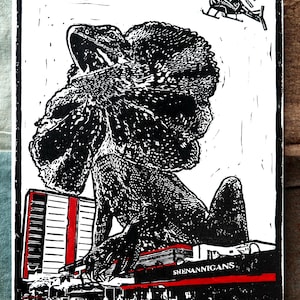 Giant Frill-Neck Lizard in Darwin – Hand-Pulled Linoprint (A4) | Australian Wildlife Art | Optional Red Watercolour