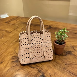 Petit sac fourre-tout en cuir, sac à main porté épaule, sac à main de tous les jours en cuir croûte de bovin, sac structuré classique pour les tenues de travail ou décontractées