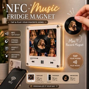 Könnte beinhalten: NFC Musik Kühlschrankmagnet mit einem Foto einer Sängerin. Die Haupteinheit ist 129 mm breit und 111 mm hoch. Ein Mini-Schallplattenmagnet hat einen Durchmesser von 50 mm. Der Magnet hat den Text "Tap & Play Your Favorite Song".