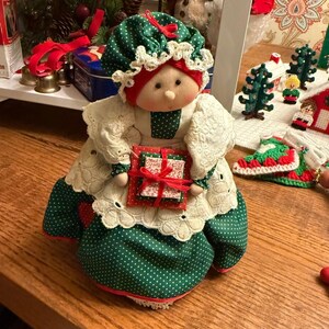 Vtg AppleCheeks Lady Ellen Empire Christmas Doll w/ Presents-Collectable Decor