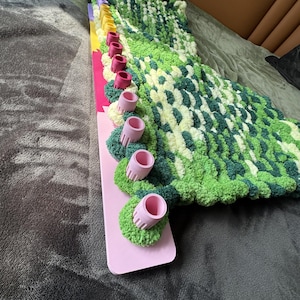 Blanket Loom for Chunky Yarn - Customizable Knitting Loom - Foldable and portable - Modular - DIY - 25+ Color Options