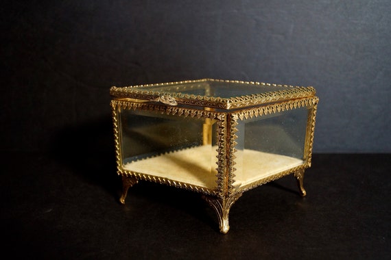 Vintage Jewelry Box. Stylebuilt Gold Ormolu Jewel… - image 4