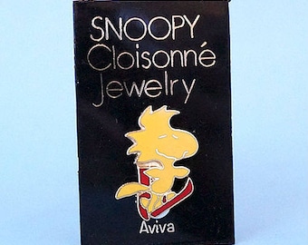 Vintage Aviva 1970's Woodstock Cloisonne Pin on cards