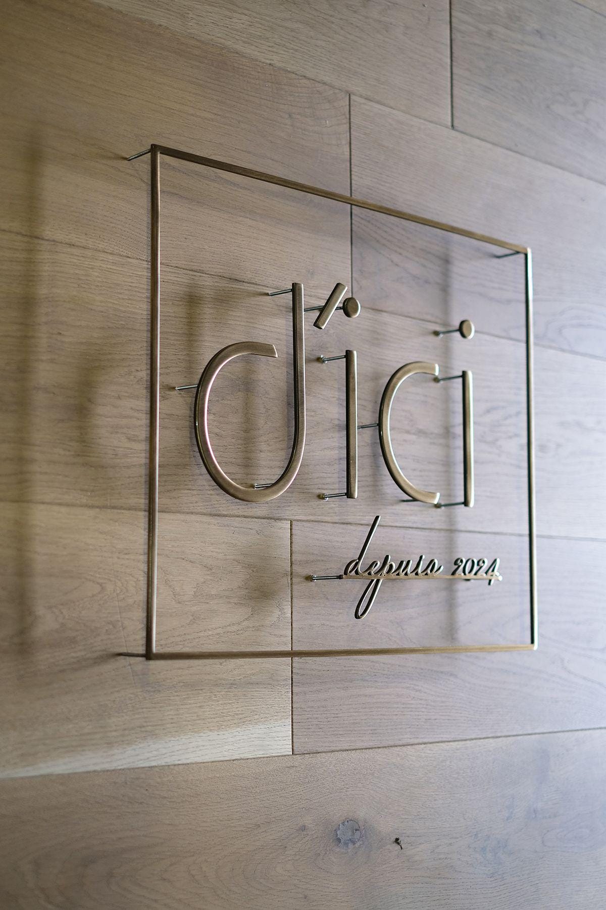 Floating Metal Letters, 2D and 3D Raised Letters, Modern Business Sign ...