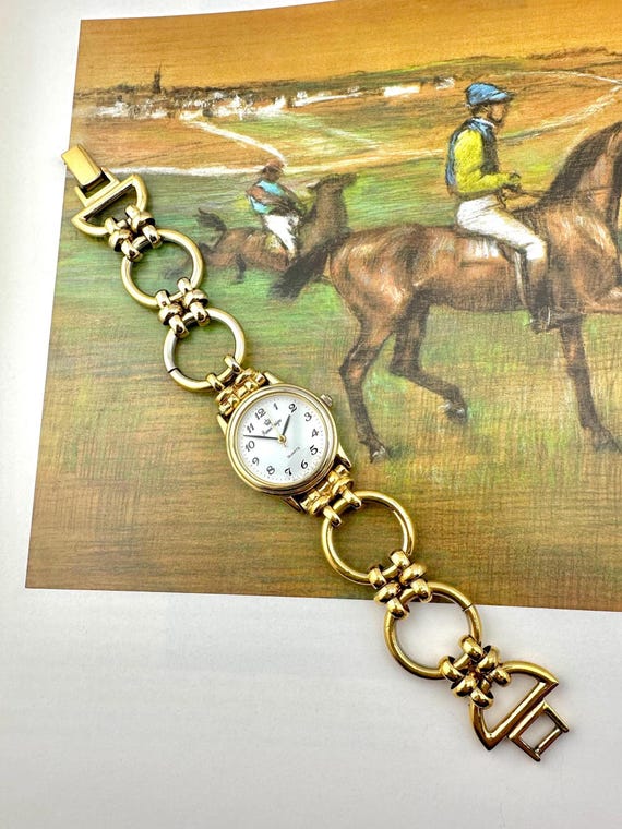 Equestrian-inspired Gold Link Watch, Unique Round Chain  display picture 2