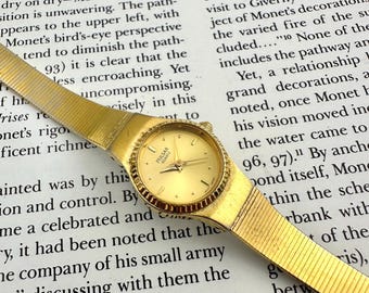 Vintage Pulsar by Seiko Gold Tone Women’s Minimalist Watch, Champagne Dial, Fluted Bezel, Slim, Working Well, Fits up to 6.2" Wrist