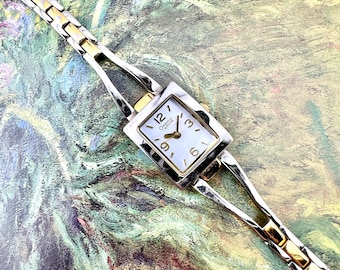 Vintage Caravelle by Bulova Women display picture 2