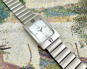 VintageWomen’s Watch with Square Brushed Case, Silver Tone Wide Bracelet, Minimalist Roman Dial, Quartz, Watch for Her