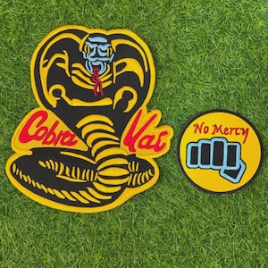 Karate Kid Cobra Kai Rücken Großes Dojo Komplette Uniform Gestickter Aufnäher zum Aufbügeln oder Aufnähen Abzeichen Requisite Johnny Lawrence Strike First Hard No Mercy DIY