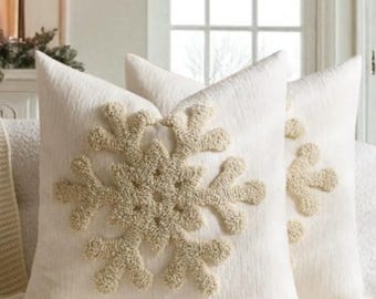 Funda de almohada bordada con copos de nieve, cojín navideño de algodón con mechones (45 x 45 cm)