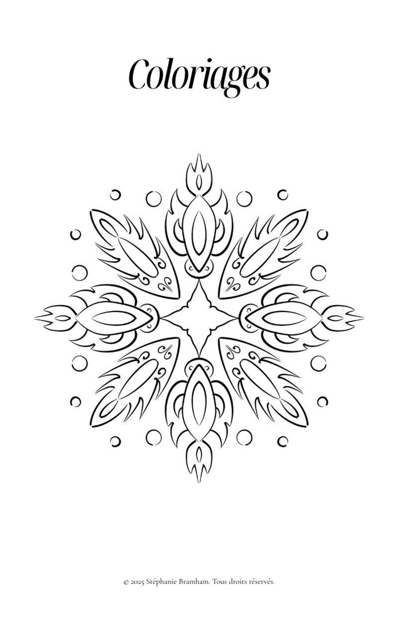 以下が含まれることがあります： 上部に「Coloriages」という言葉が入った白黒の塗り絵。 デザインは、丸みを帯びた形と縁に小さな円がある対称的な花柄または雪の結晶パターンです。