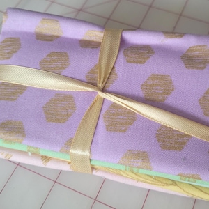 Creative Cuts Metallic Abstract Gold 5 piece fat quarter bundle