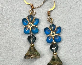 Sweet Bloo Heart & Bell Flower Earrings