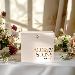Caixa de envelope de casamento com nomes em espelho dourado – Caixa de cartão de madeira personalizada
