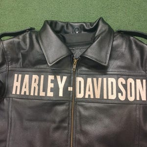 Harley-Davidson Black Leather Jacket Men's Biker Style – Classic Logo & Stripes