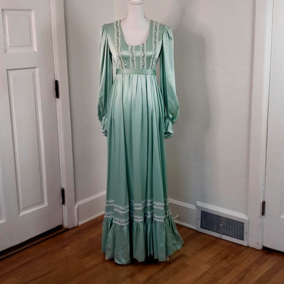 Vintage Women's Green Gown