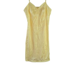 Vintage Vanity Fair  yellow nylon full slip nightie size 34/Small