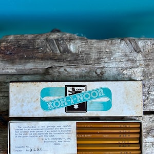 Full box of 12 KOH-I-NOR Drawing pencils, 3B, unused. Vintage pencils, 1940s pencils