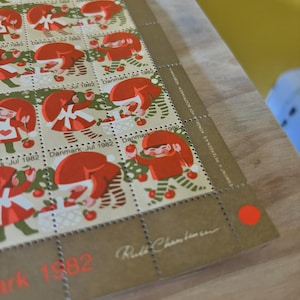 Kerstelfpostzegels uit Denemarken, vel van 50 uit 1982, vintage Deens design, Deense postzegels