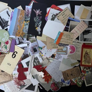 Énorme lot de pages de livre vintage indésirable journal papier craft carte postale tarot tag éphémères