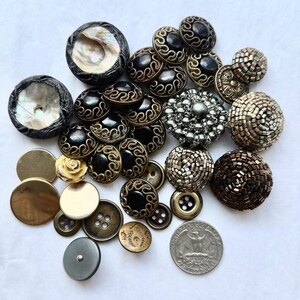 Vintage Buttons Lot DIY