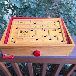 Vintage Wooden Game "Don't Bug Out"