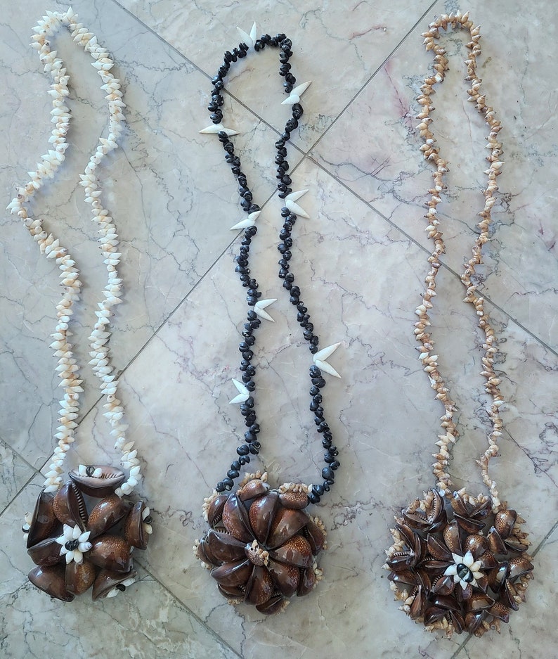 SHIP FREE Tahitian Shell Pendant Necklace 2