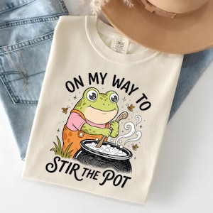 Lustiger Frosch PNG Stir The Pot PNG Humorvolles Zitat Design Niedlicher Cartoon Frosch Wunderliche Küchenkunst Sublimation Digitaler Download