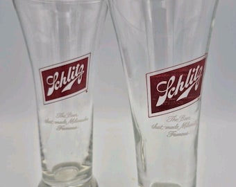 Par de vasos de cerveza pilsner Schlitz vintage, la cerveza que hizo famosa a Milwaukee.
