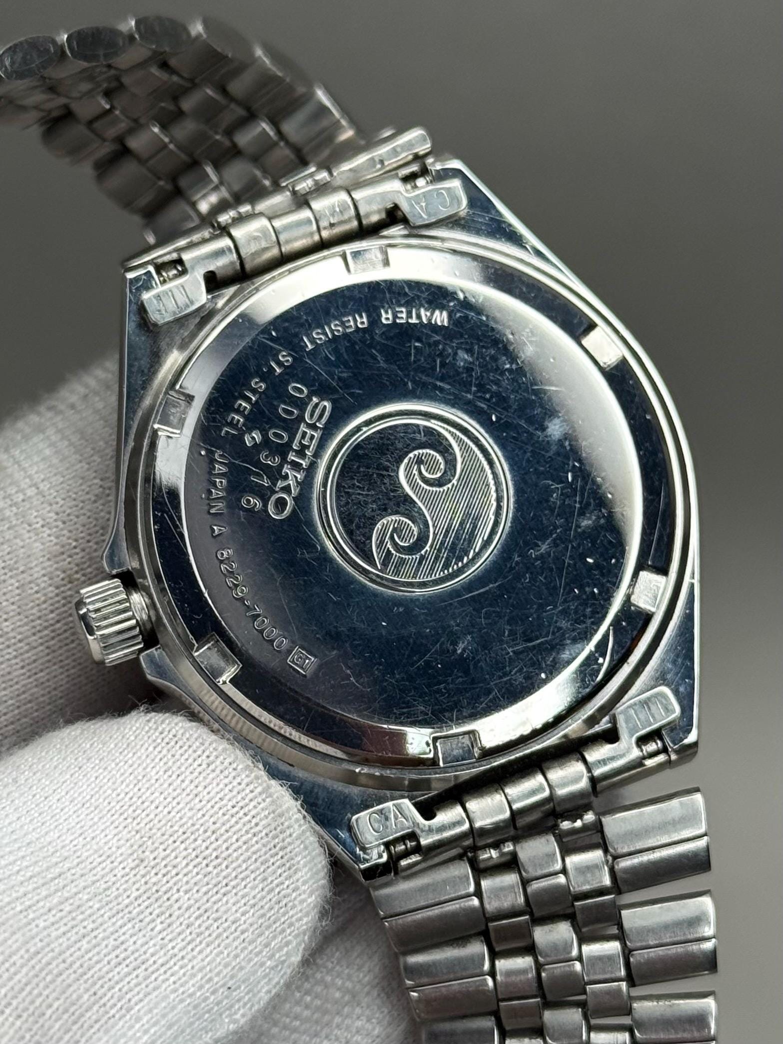 Rare Seiko Silverwave 8229-7000 Classics Round Shape Black Dial
