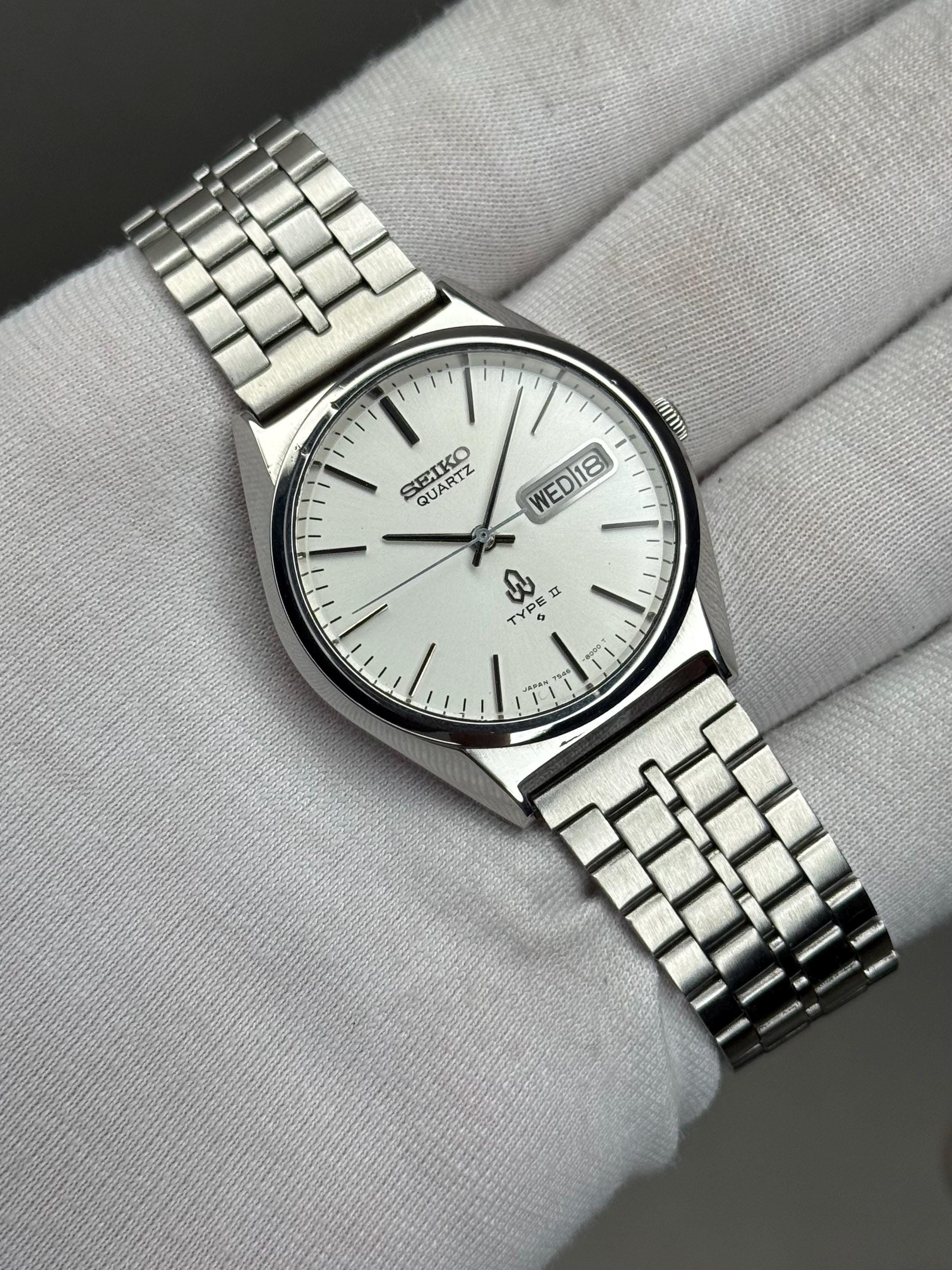 Vintage Seiko Type II 7546-8000 Quartz White Dial Japanese Silver